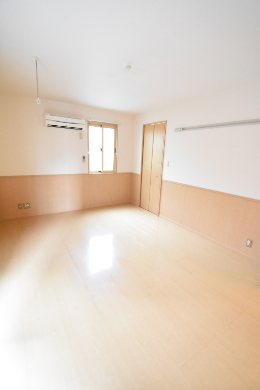 ��ʌ��������܎s��{��㏬���̃A�p�[�g�̋����E���r���O