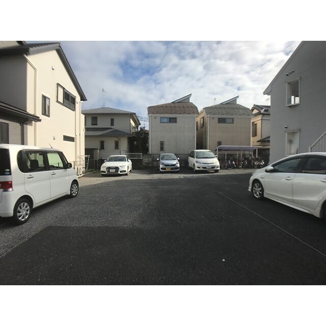 ��ʌ��������܎s��΋擌���Q���ڂ̃}���V�����̒��ԏ�