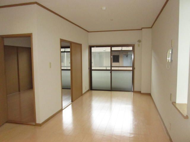 ��ʌ�����s�˒������̃}���V�����̋��ԁE���r���O