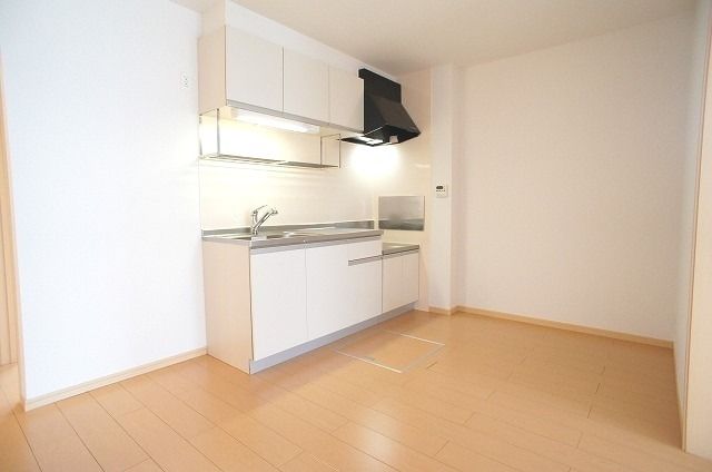 ��ʌ�����s�厚���s�g���̃A�p�[�g�̋��ԁE���r���O