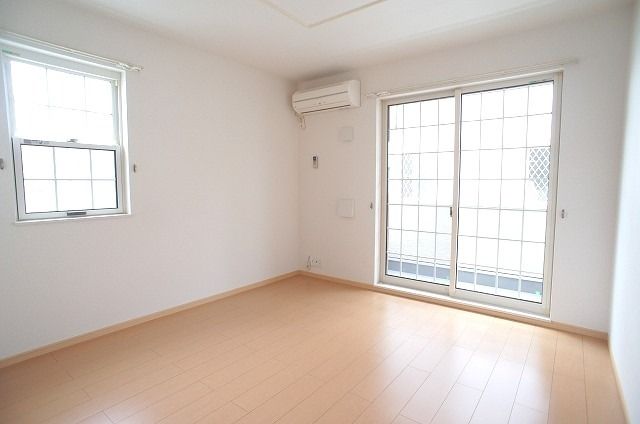 ��ʌ�����s�厚���s�g���̃A�p�[�g�̂��̑������E�X�y�[�X