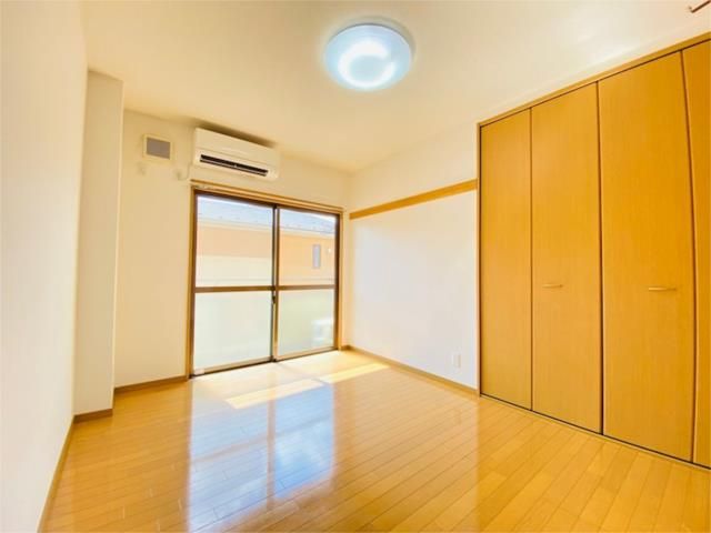 ��ʌ��z�J�s�ԎR���P���ڂ̃}���V�����̋��ԁE���r���O