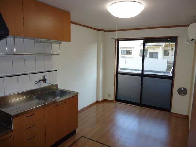 ��ʌ��@�c�s���m�؂P���ڂ̃}���V�����̋����E���r���O