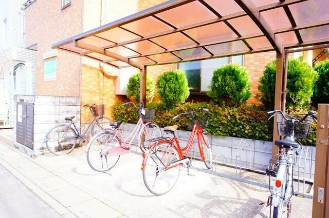 ��ʌ��z�J�s�ԎR���P���ڂ̃}���V�����̒��ԏ�