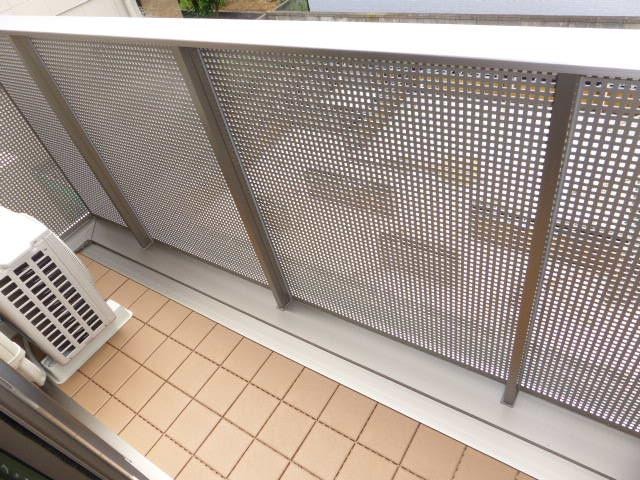 ��ʌ��������܎s����J��P���ڂ̃A�p�[�g�̃o���R�j�[