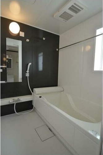 ��ʌ��������܎s��{��O���Q���ڂ̃A�p�[�g�̃o�X