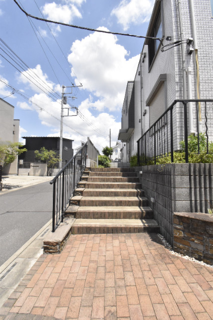 ��ʌ��������܎s���搼��{�R���ڂ̃A�p�[�g�̃G���g�����X