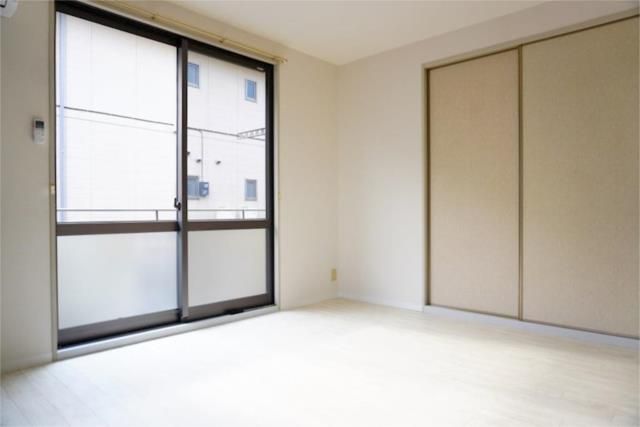 ��ʌ������s���h�Q���ڂ̃A�p�[�g�̂��̑������E�X�y�[�X