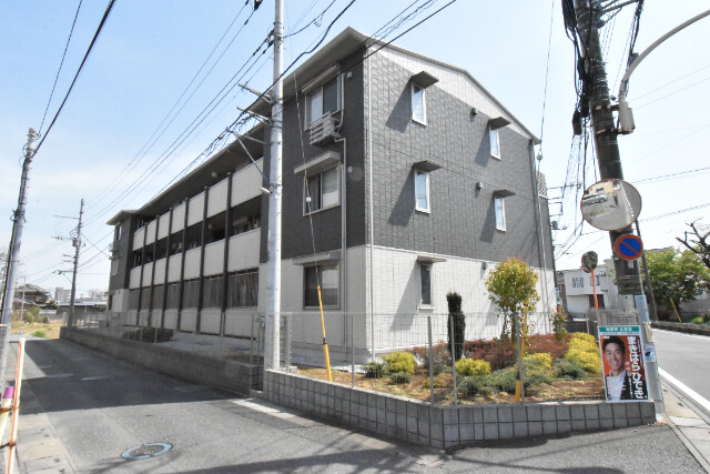 ��ʌ��������܎s����O���U����1411-1�̃A�p�[�g�̌����O��