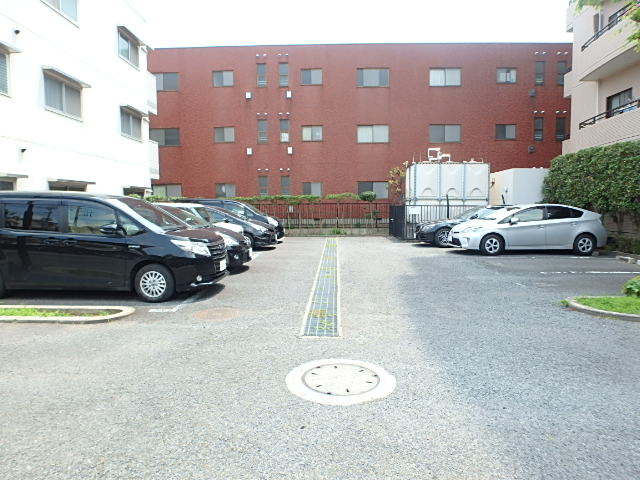 ��ʌ��������܎s�k��听���S���ڂ̃}���V�����̒��ԏ�