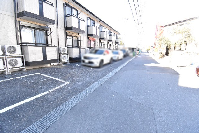 ��ʌ��������܎s����h�a�P���ڂ̃A�p�[�g�̒��ԏ�