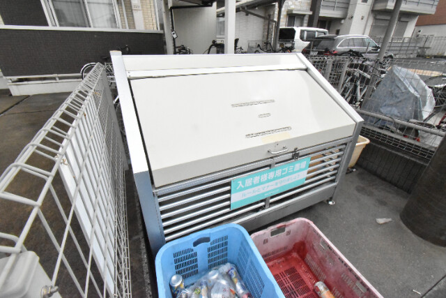 ��ʌ��z�J�s���C�N�^�E���P���ڂ̃A�p�[�g�̂��̑�