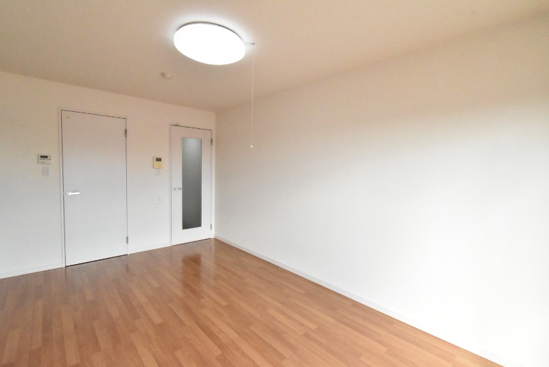 ��ʌ������s�k�J�P���ڂ̃}���V�����̋����E���r���O