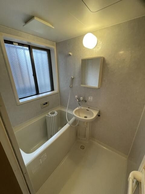 ��ʌ�����s�씵���J�T���ڂ̃}���V�����̐��ʏ�