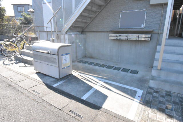 ��ʌ�����s�˒˓�Q���ڂ̃A�p�[�g�̂��̑�