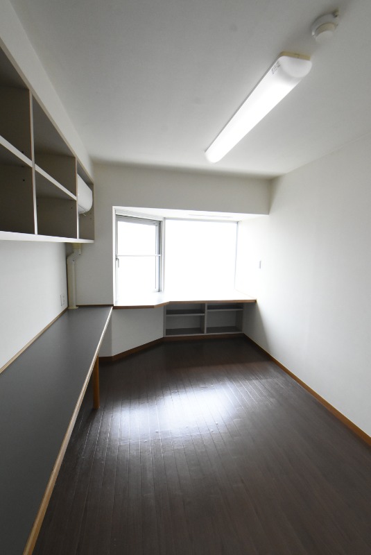 ��ʌ��������܎s�k��{�����Q���ڂ̃}���V�����̋��ԁE���r���O