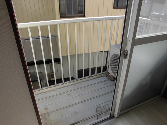 ��ʌ��������܎s����厚����{���̃A�p�[�g�̃o���R�j�[