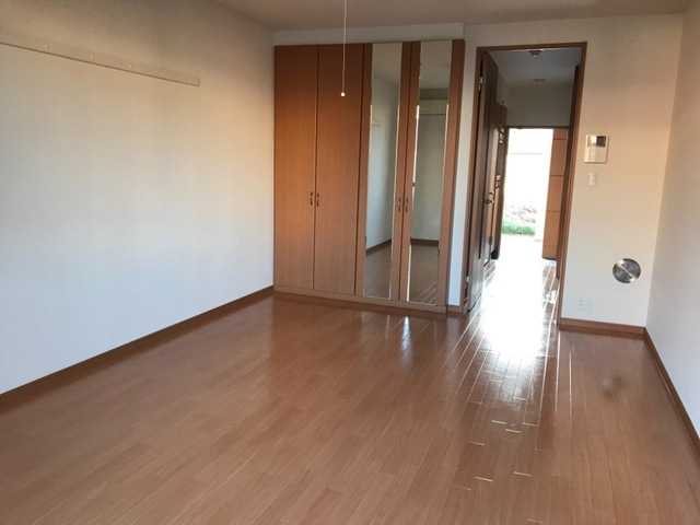 ��ʌ������s��ʖ�̃A�p�[�g�̋��ԁE���r���O