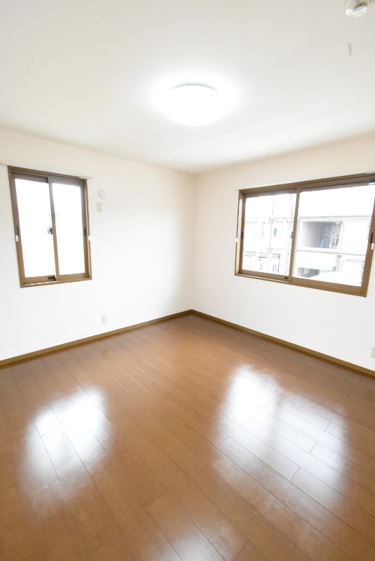 ��ʌ��������܎s�k��ʏ����̃A�p�[�g�̂��̑������E�X�y�[�X