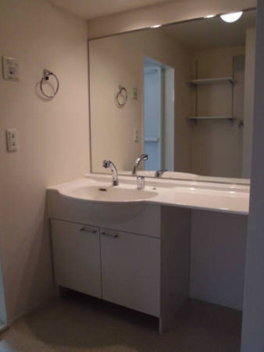 ��ʌ��z�J�s���C�N�^�E���P���ڂ̃A�p�[�g�̐��ʏ�