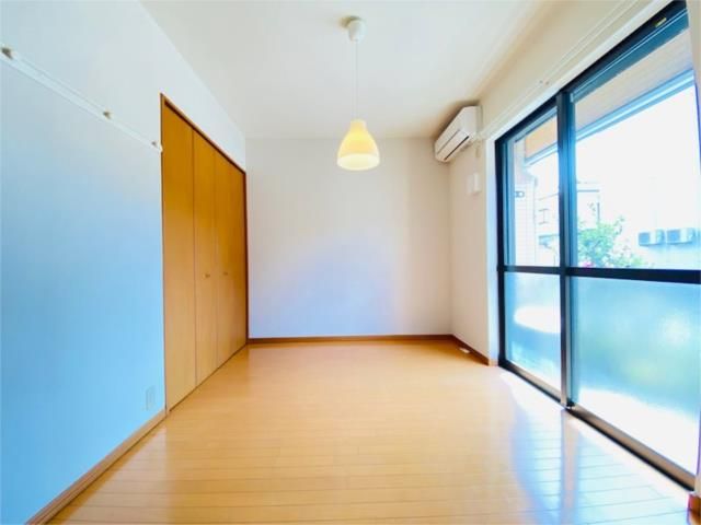 ��ʌ��z�J�s���]���P���ڂ̃A�p�[�g�̂��̑������E�X�y�[�X