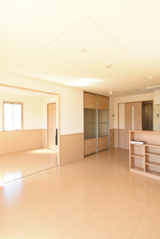 ��ʌ�����s�{���U���ڂ̃A�p�[�g�̋��ԁE���r���O