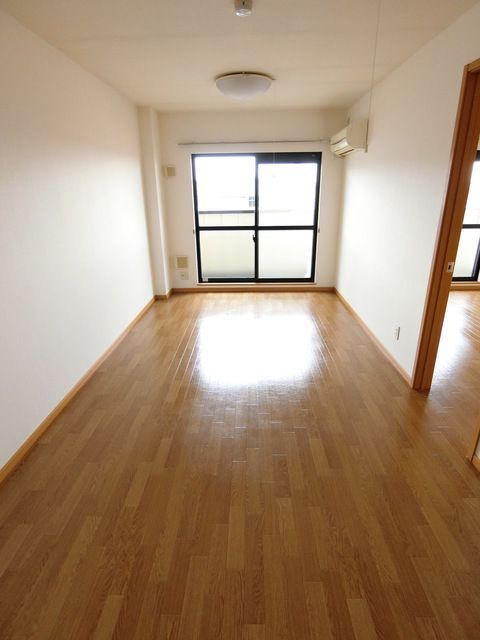 ��ʌ������s���S���ڂ̃}���V�����̋��ԁE���r���O