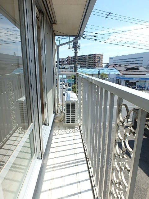 ��ʌ��������܎s�k����i���R���ڂ̃A�p�[�g�̃o���R�j�[