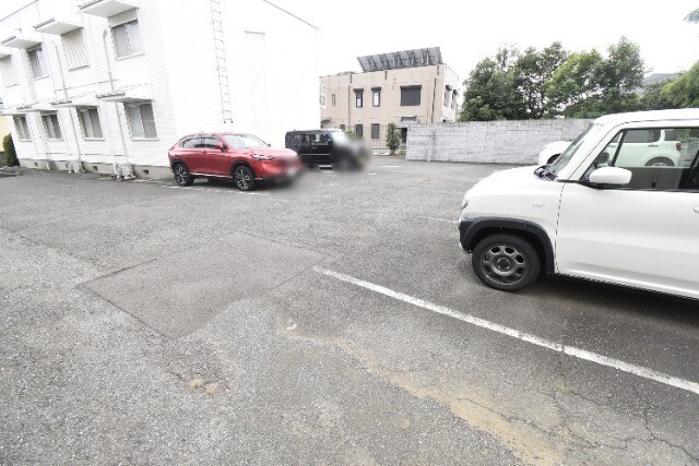 ��ʌ��������܎s�k����i���R���ڂ̃A�p�[�g�̒��ԏ�