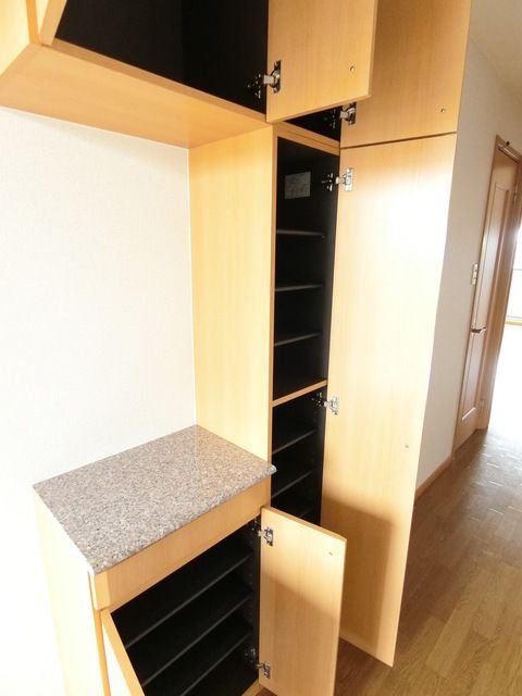 ��ʌ������s���S���ڂ̃}���V�����̌���