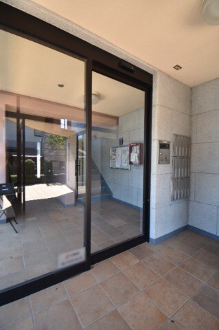 ��ʌ������s�����̃}���V�����̃G���g�����X