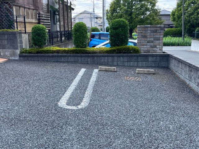 ��ʌ������s�����̃}���V�����̒��ԏ�