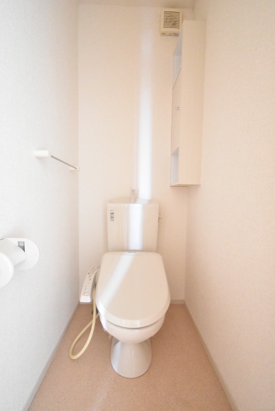 ��ʌ�����s�݉ƒ��̃A�p�[�g�̃g�C��