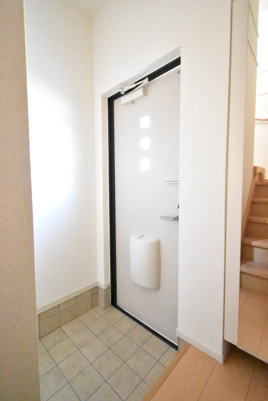 ��ʌ�����s�݉ƒ��̃A�p�[�g�̌���