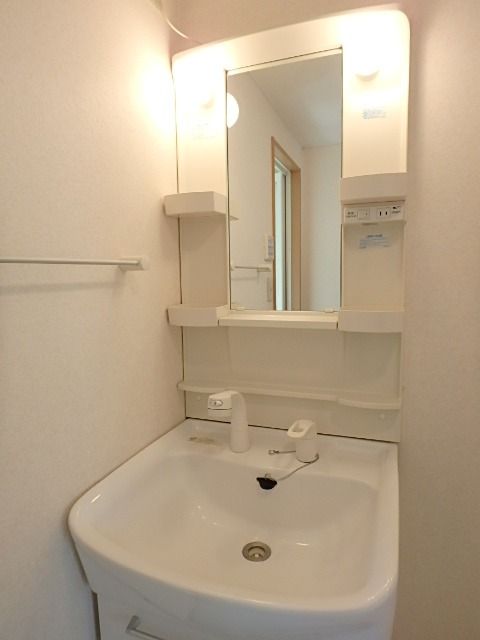 ��ʌ��������܎s�k��{�����R���ڂ̃}���V�����̐��ʏ�