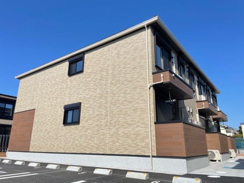 ��ʌ���z�s�厚�I��̃A�p�[�g�̌����O��