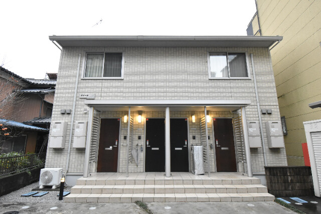 ��ʌ��������܎s��{��O���P���ڂ̃A�p�[�g�̌����O��