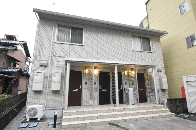 ��ʌ��������܎s��{��O���P����738�̃A�p�[�g�̌����O��