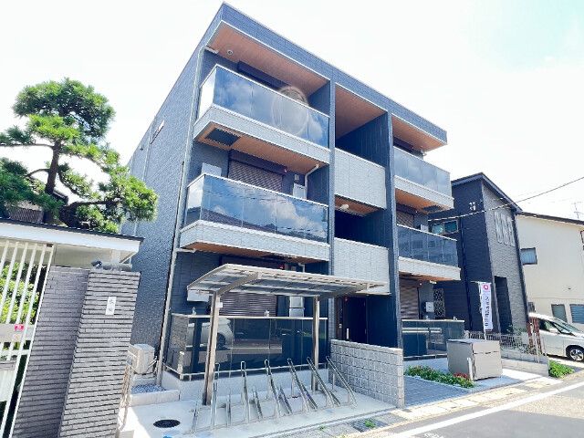 ��ʌ�����s�݉ƒ�15-8�̃A�p�[�g�̌����O��