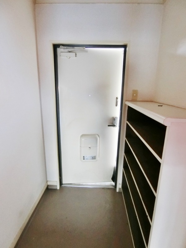 ��ʌ��@�c�s�֎R�Q���ڂ̃}���V�����̌���