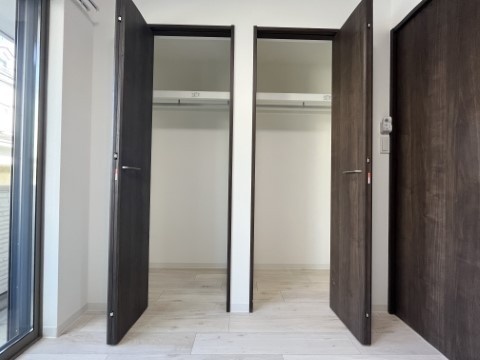 ��ʌ��t�����s�Ԑς̃A�p�[�g�̎��[