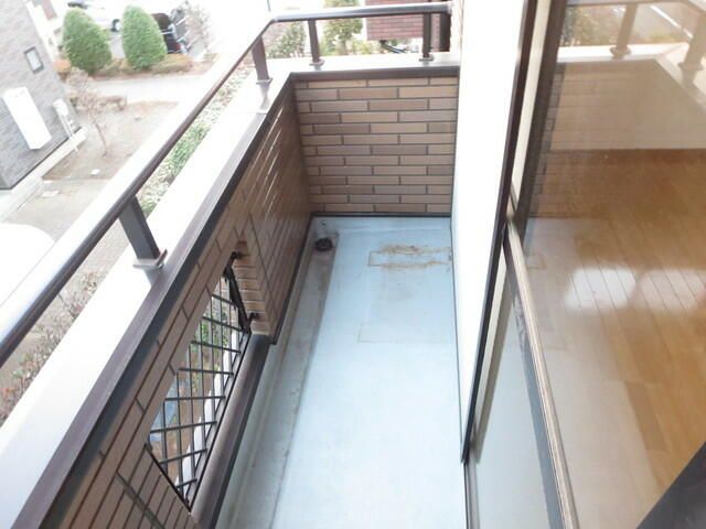 ��ʌ��������܎s��΋���̏o���̃A�p�[�g�̃o���R�j�[