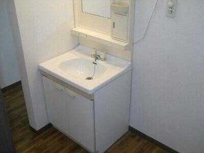 ��ʌ�����s�k����P���ڂ̃A�p�[�g�̐��ʏ�