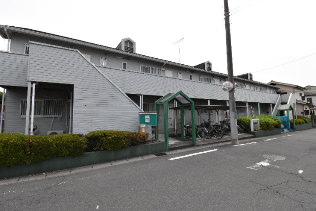 ��ʌ�����s�k����P���ڂ̃A�p�[�g�̃G���g�����X