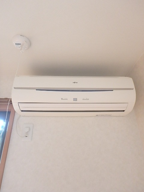 ��ʌ��k�����S�ɓޒ��h�U���ڂ̃A�p�[�g�̂��̑��ݔ�