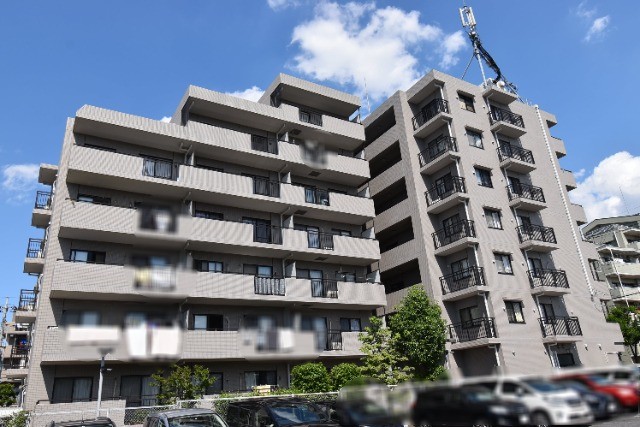 ��ʌ�����s������T����11-1�̃}���V�����̌����O��