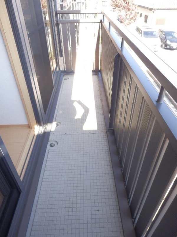 ��ʌ��������܎s��{��O���Q���ڂ̃e���X�n�E�X�̃o���R�j�[