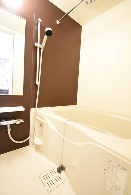 ��ʌ��������܎s�Y�a���؍�R���ڂ̃A�p�[�g�̃o�X