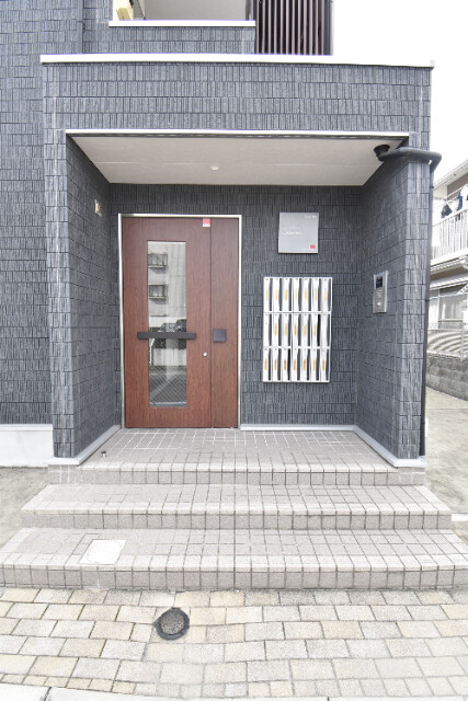 ��ʌ��������܎s�k����i���Q���ڂ̃}���V�����̃G���g�����X