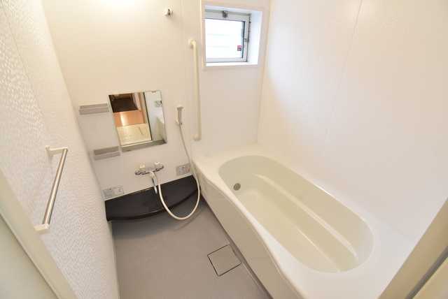 ��ʌ�����s�厚���˂̃A�p�[�g�̃o�X